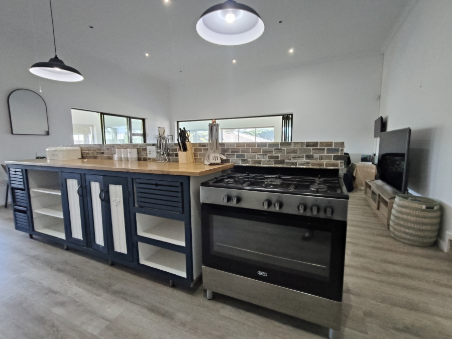 4 Bedroom Property for Sale in C Place Eastern Cape